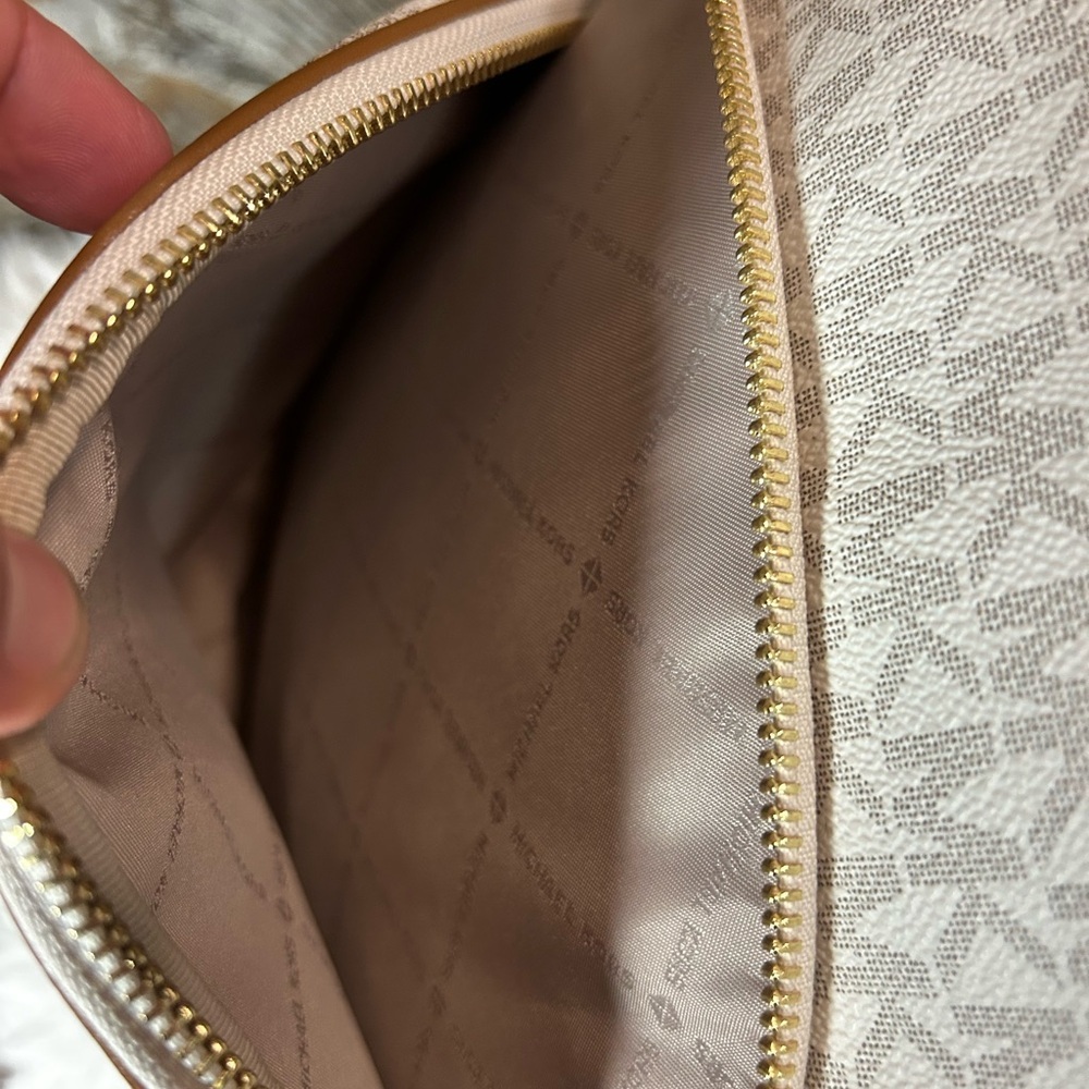 Michael Kors Abbey Fashion Backpack In Vanilla/Acorn - Picture 13 of 14